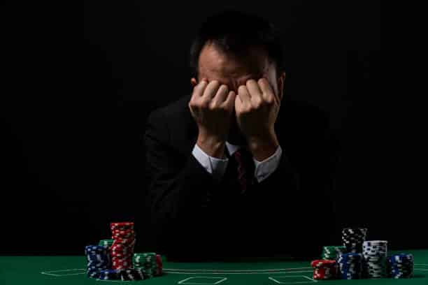Read more about the article Gambling Addiction Symptoms and Treatment